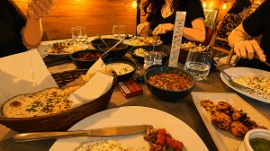 Tineretul… sau cum am ieșit patru oameni la restaurant și m-am întors cu unul mai puțin copil